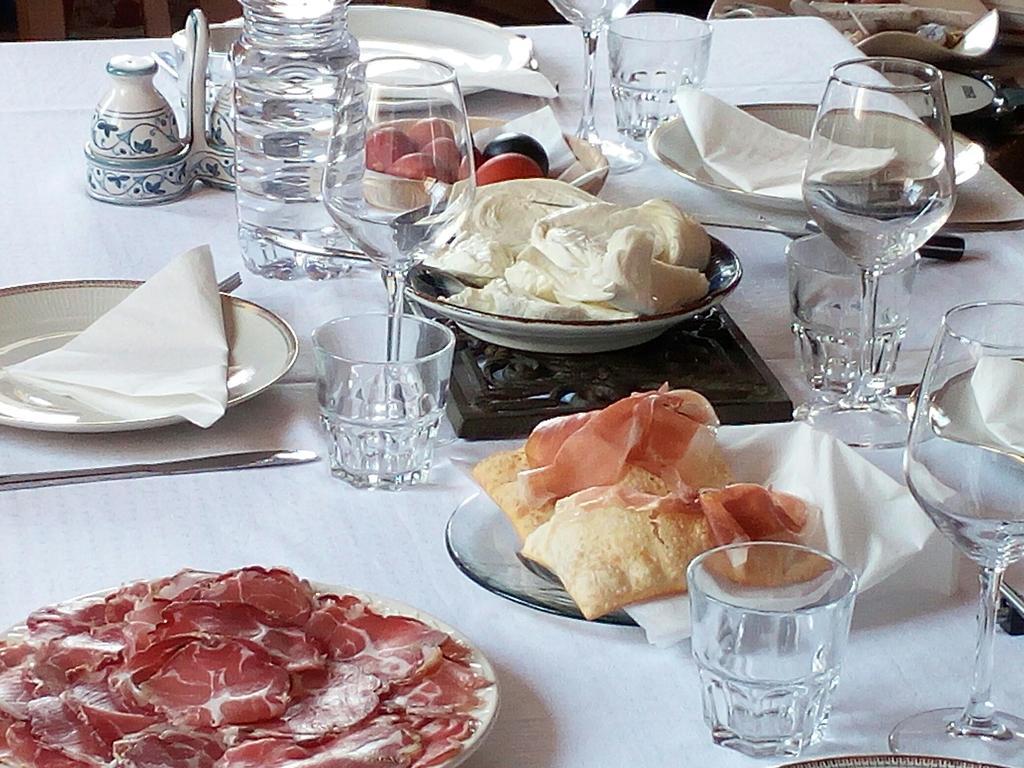 Podere Schioppello Casale Con Appartamenti Privati Cibottola Экстерьер фото